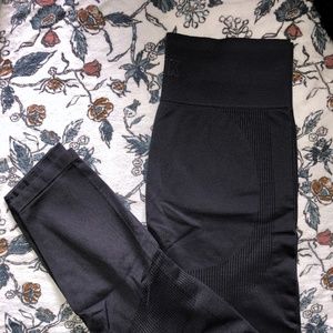 PINK workout leggings